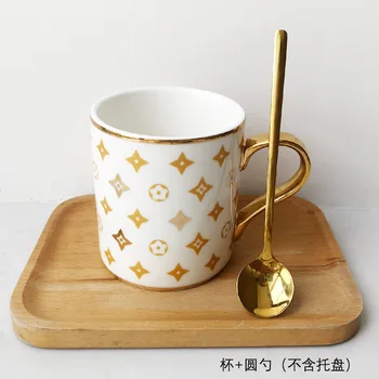 Ziemeļvalstu zelta gredzens krūze ar karoti radošu personību modes luksusa mājas tendence keramikas tējas tase kafijas tasi