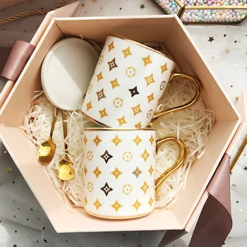 Ziemeļvalstu zelta gredzens krūze ar karoti radošu personību modes luksusa mājas tendence keramikas tējas tase kafijas tasi