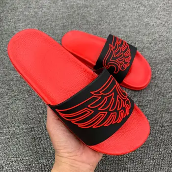 Ir 2021. Vīriešu Modes Sandales Čības Vasaras Jaunus Spārnus Konstrukcijas Slaidi Flip Flops Kurpes Vienkāršu Gadījuma Mīksto Slaidi Zapatos De Hombre